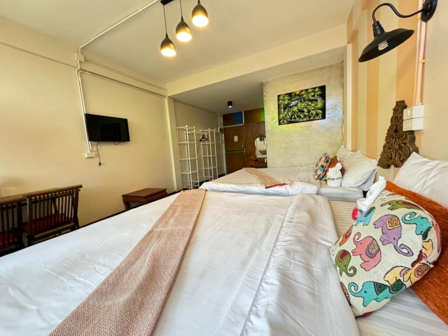 Retro At Phra Sing Guest House Chiang Mai Exterior foto